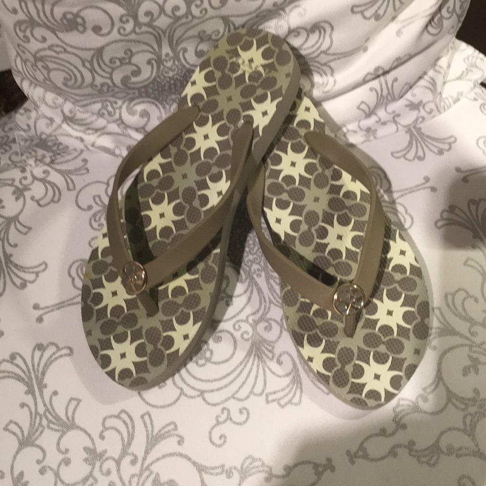 Coach flip flops